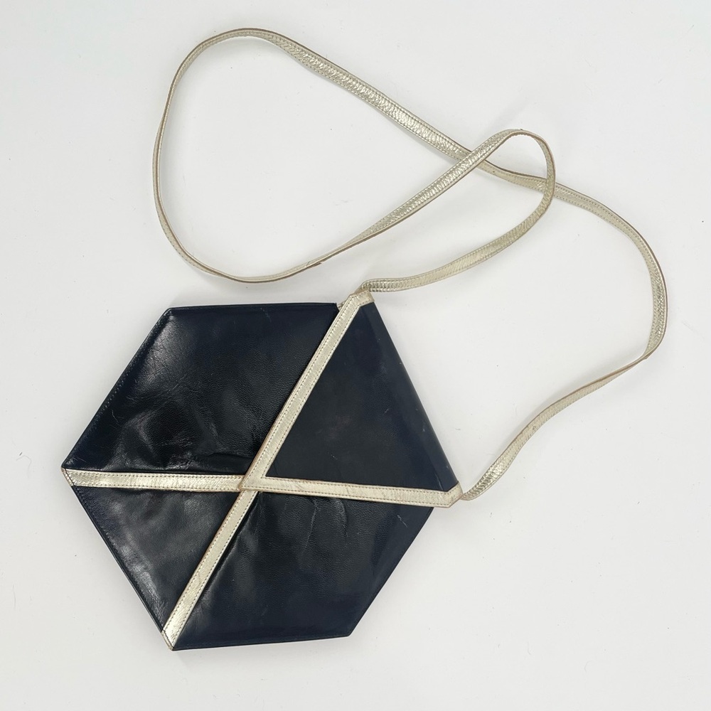 1980s Charles Jourdan Paris Black & Silver Metalic Leather Hexagonal Crossbody - Picture 5 of 13